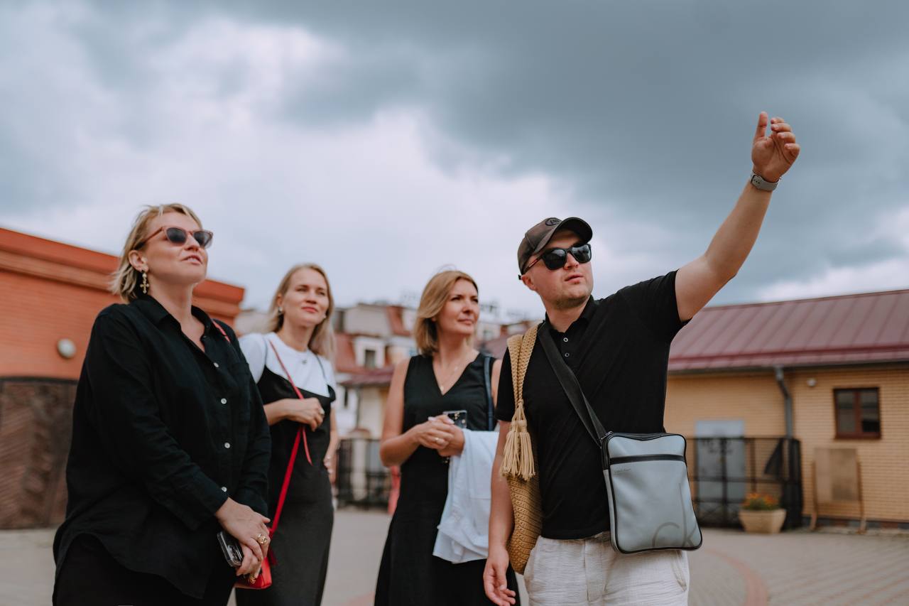 Гид на всём маршруте